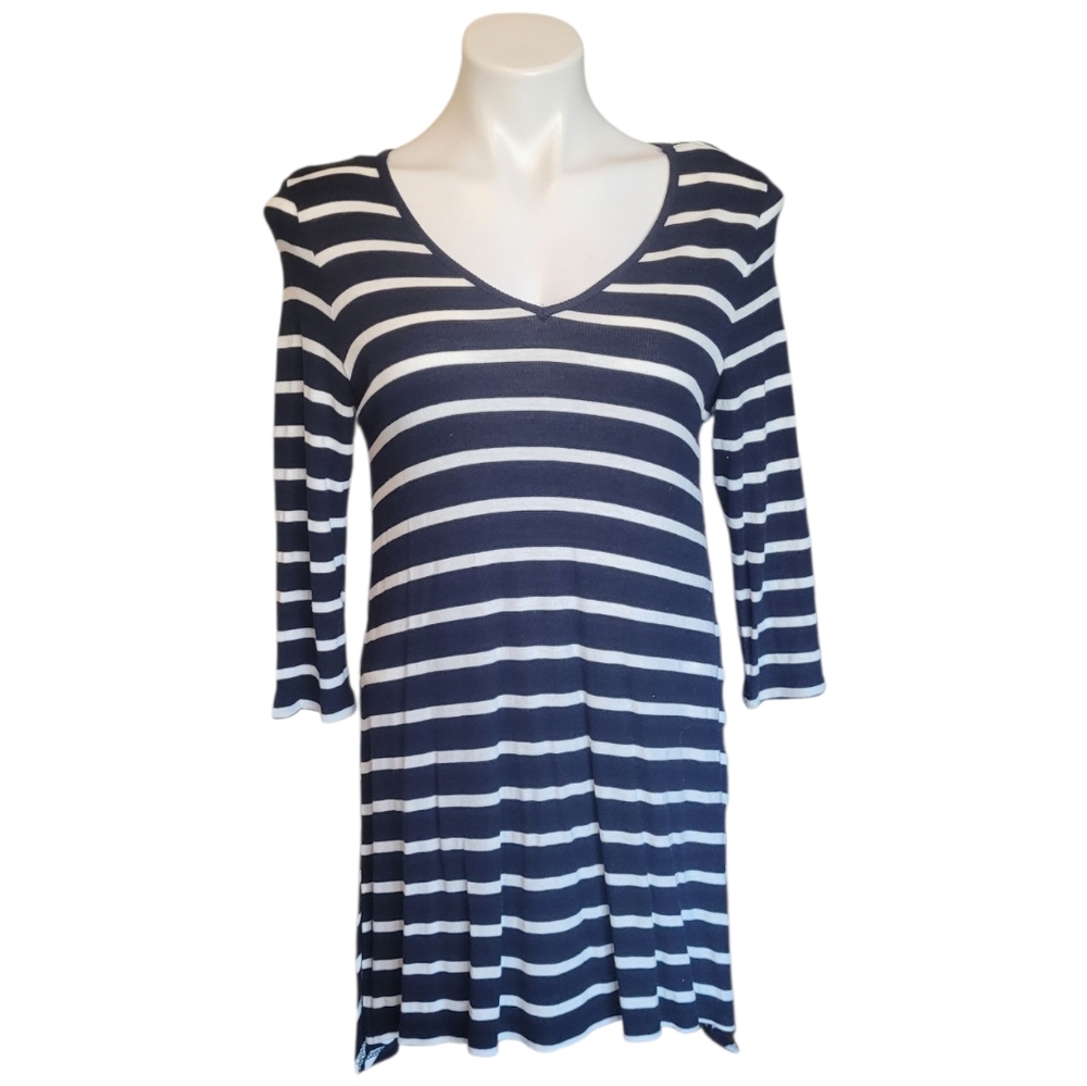 Pink Republic Womens Medium Navy And White Striped Vneck Top